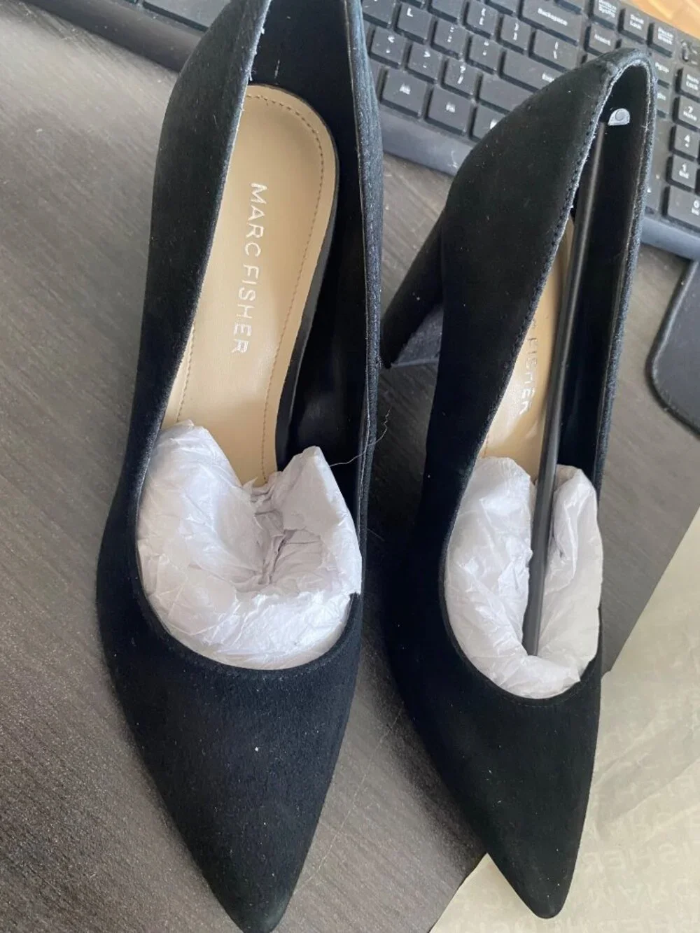 Marc Fisher Womens Viviene High Block Heel Pumps Black Suede Size 6.5M Defected